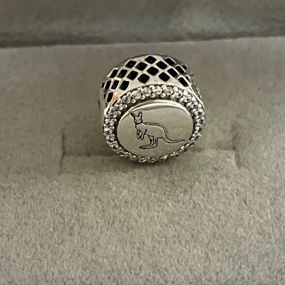 Pandora Australia Exclusive Charm Bead - Picture 2 of 4